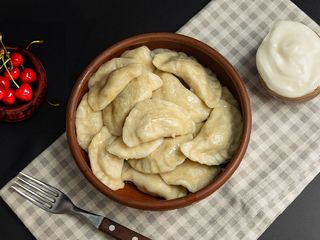 Вареники з вишнею (300 грам) (300g)