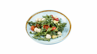 Салат Авокадо с мини моцареллой и рукколой