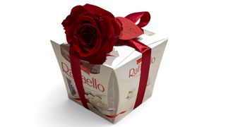 Rafaello z róża i serduszkiem