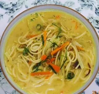 Pork thukpa 