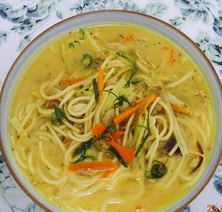 Pork thukpa 