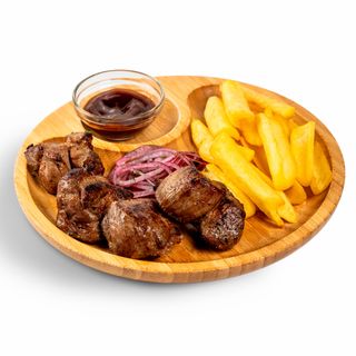 Шашлик з свинини та картопляними діпами (280/40г) Glovo