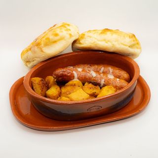 Porodični sač domaća kobasica sa sirom