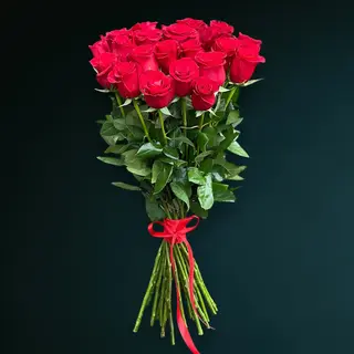 Buchet 25 Trandafiri Rosii cu panglică 