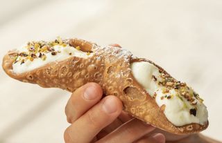 3. Cannolo