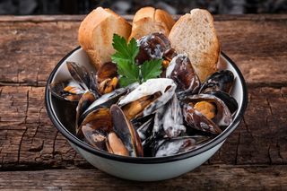 Чілійські мідії у вершковому соусі (500гр)