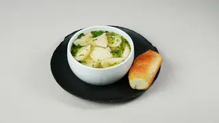 ხორცის პელმენი ბულიონის წვნიანში