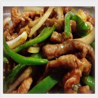 Ternera Con Pimientos Verdes