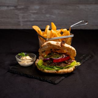 Meniu Burger Mediteranean (burger +cartofi)Home Made