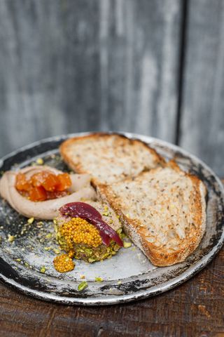 Терін із качки та паштет з нашим хлібом