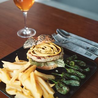 Hamburguesa Ibérica Con Salsa De Mango