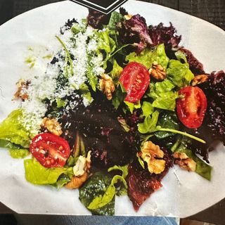 Шарена салата със сушени домати (250г.)