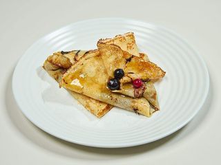 Clătite cu cremă de ciocolată și îngheţată