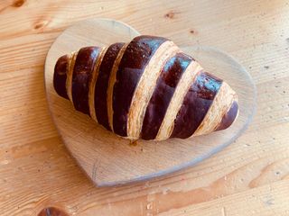 Croissant ciocolată