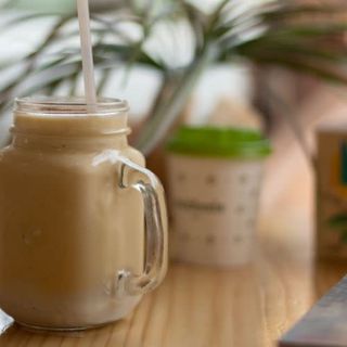 Batido de mango, manzana y canela (16 oz.)