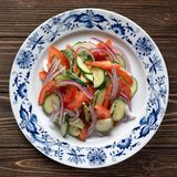 Літній салат з томатів та огірків