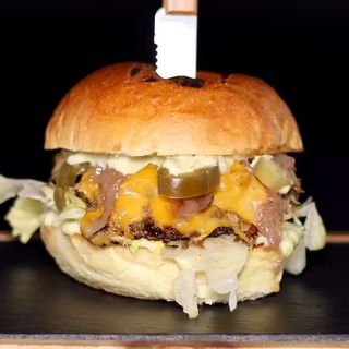 26. Real Deal Burger - Свински бургер