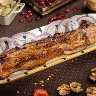 ღორის ნეკნის მწვადი