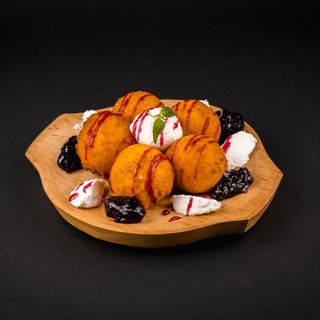 Papanasi (Bilute) cu Dulceata de Afine 180 Gr.