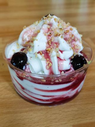 Coppa Amarena e noccioline