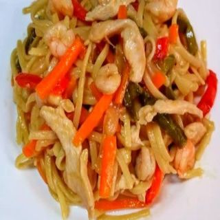 Tallarines Fritos Tres Delicias