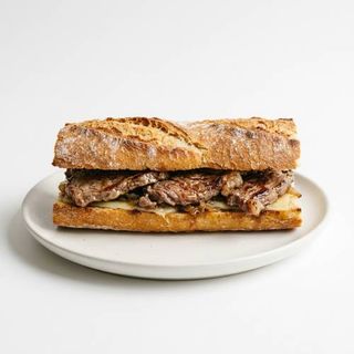 Bocadillo De Ternera