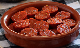 Chorizo al vino