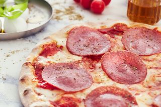 Pizza Salami (Grande)