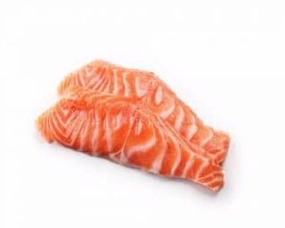 Salmón Fresco Cortado En Filetes Limpios Sin Espinas
