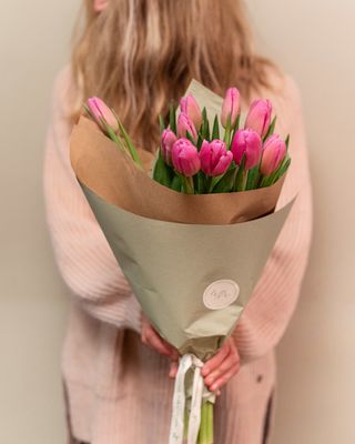 Pomo de tulipanes rosados