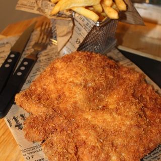 Meniu snitel de porc si cartofi