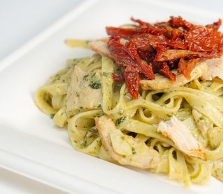 Tagliatelle Con Pollo E Spinaci