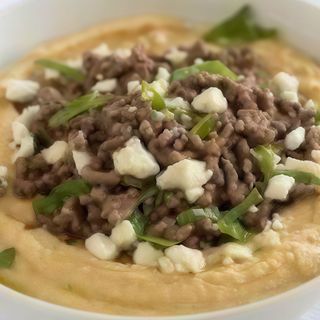 Hummus con carne