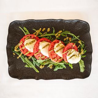 Салата Капрезе (300г)