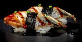 Nigiri de anguila (2 pzs.)