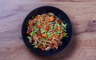 Удон с лососем (375 г)