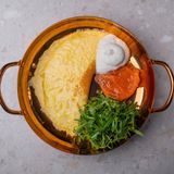 Омлет с лососем и сливочным сыром 