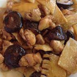 Pollo Con Bambú Y Setas