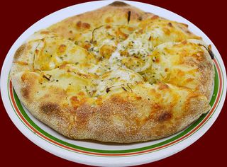 Pan Fogacha Clásica Con Queso Edam Y Cebolla