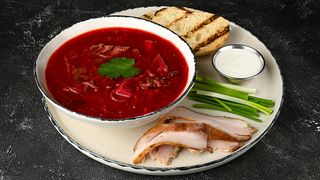 Борщ з томленою шиєю (350/108 г)