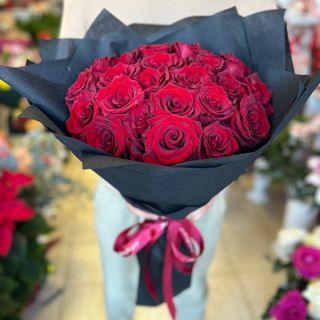 Букет от 23 бр. Червени еквадорски рози #237