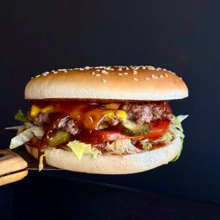 Яловичий бургер