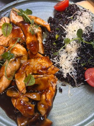 Пилешко филе с гъби и сос терияки