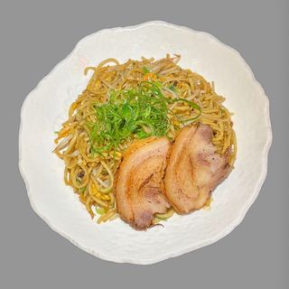 51. RAMEN SALTATO CON CARNE