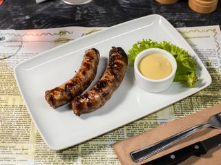 Carnati proaspeti de porc taiati la barda