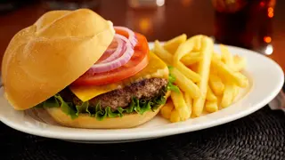 Cheese Burger + Frites