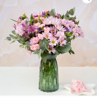 Ramo de alstroemerias y margaritas rosas