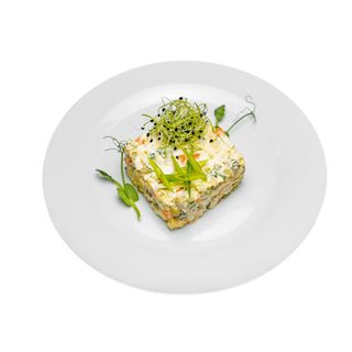 Олів'є з курячим філе та майонезом (200 г)