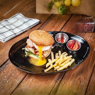 Hamburguesa De Pollo Y Huevo