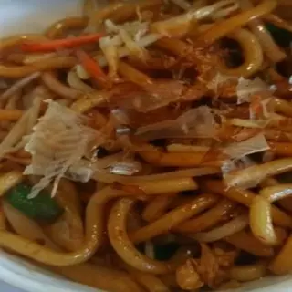 yakiudon con pollo